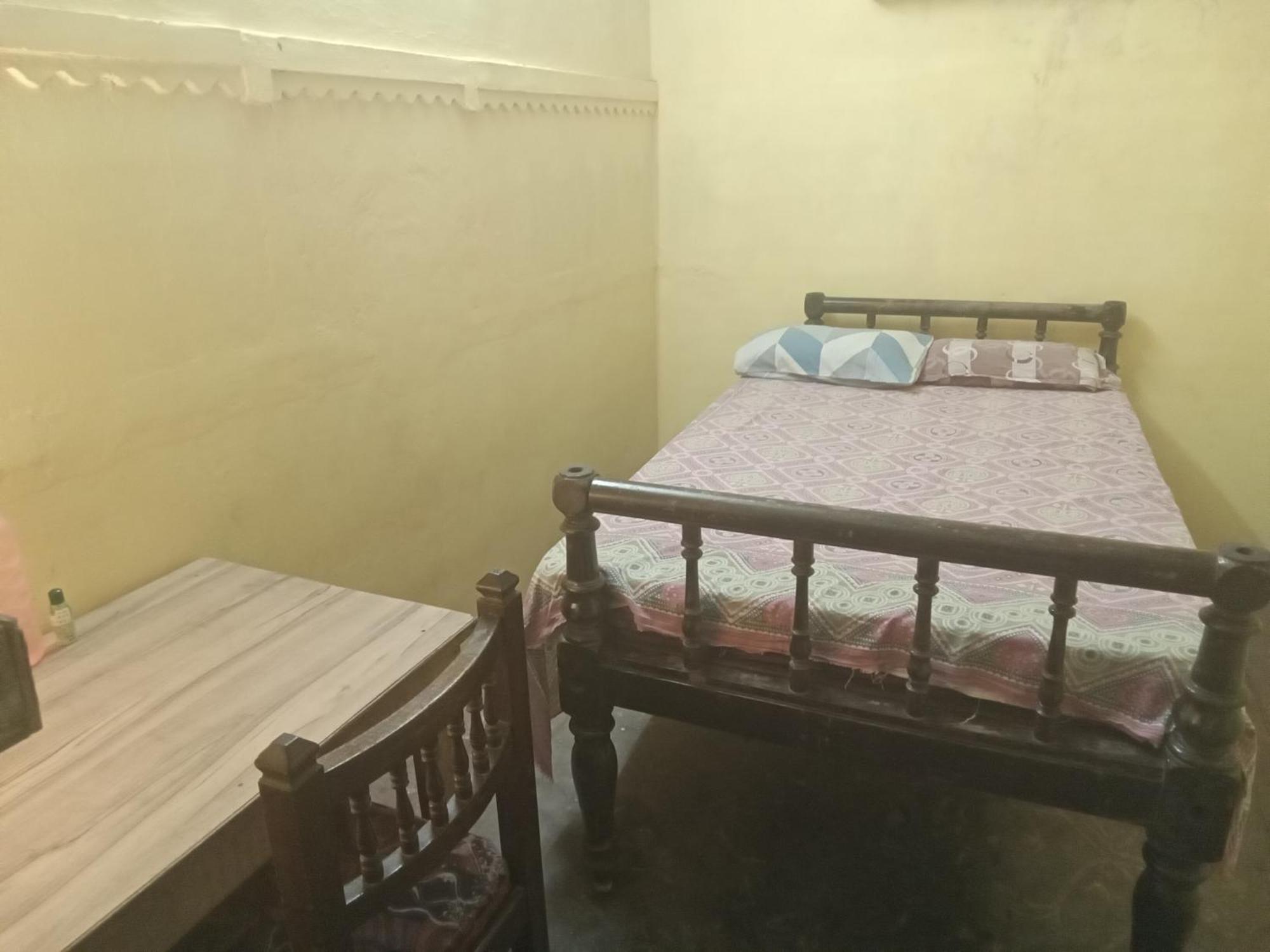 Valentine Budget Guest House Kottakuppam Exteriör bild
